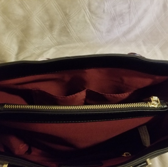 Adrienne Vittadini Handbag - Picture 6 of 6